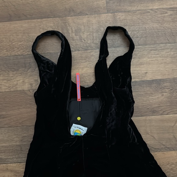 Unif Size Extra Small Rhianne Dress NWT Black Velvet Midi Rose Whimsygoth Vampy - Picture 14 of 15